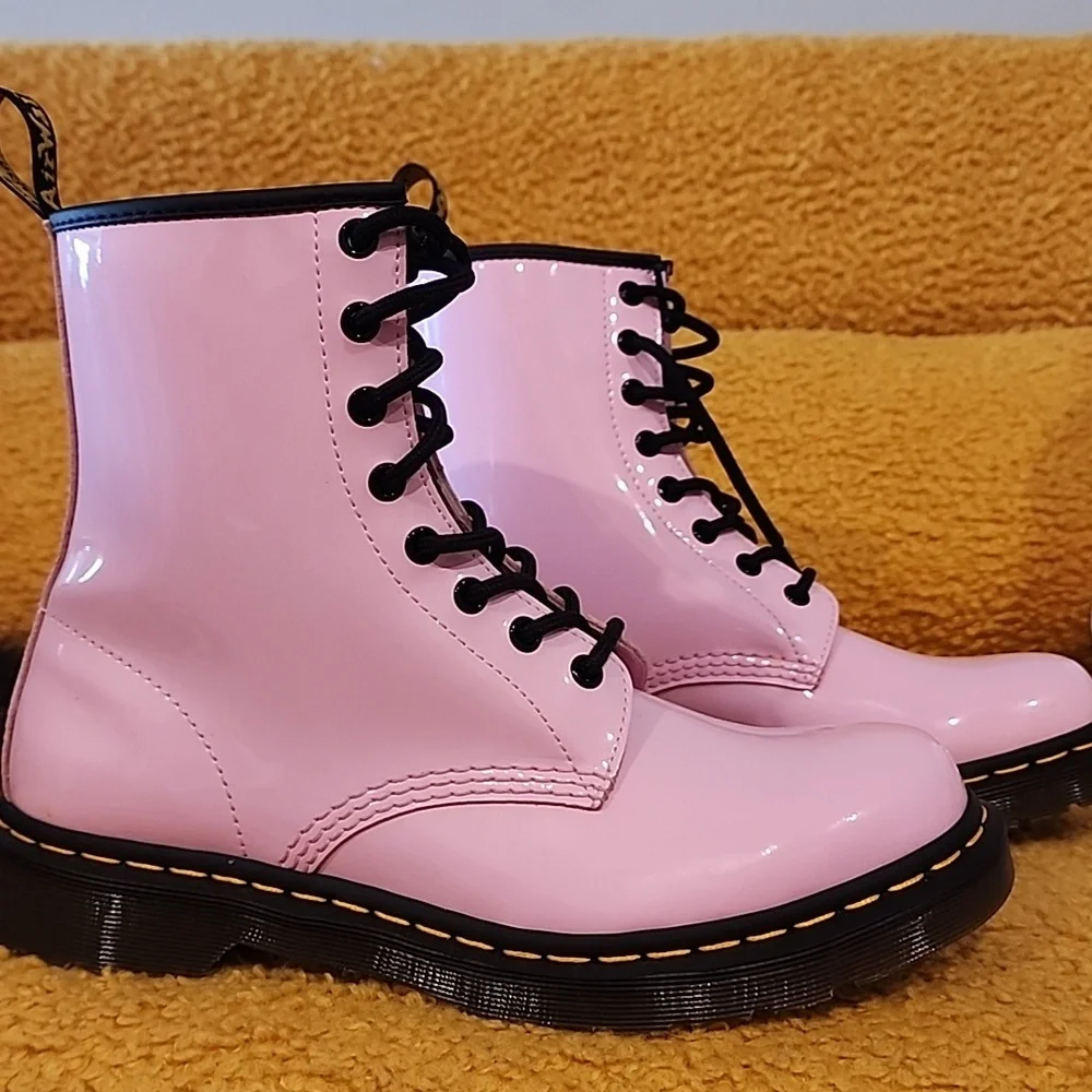 Dr. Marten 1460 Pale Pink Patent Leather Boot 10W/8.5M (US) Brand New - Picture 3 of 7